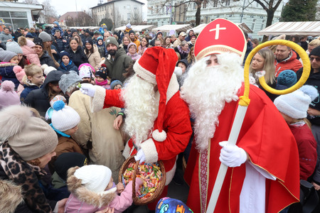 BOŽIČNI SEJEM Z OBISKOM TREH DOBRIH MOŽ 25 FOTO LJUBO VUKELIČ